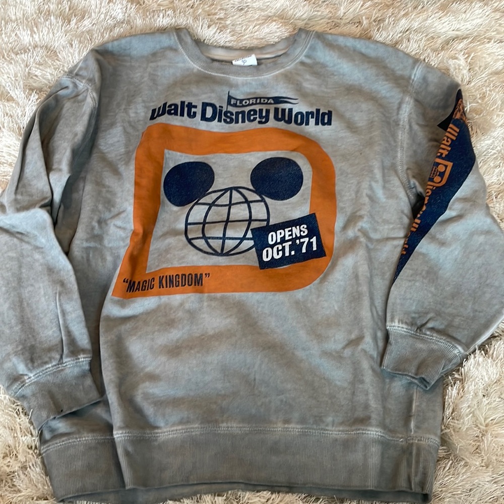 Vintage Walt Disney World sweater